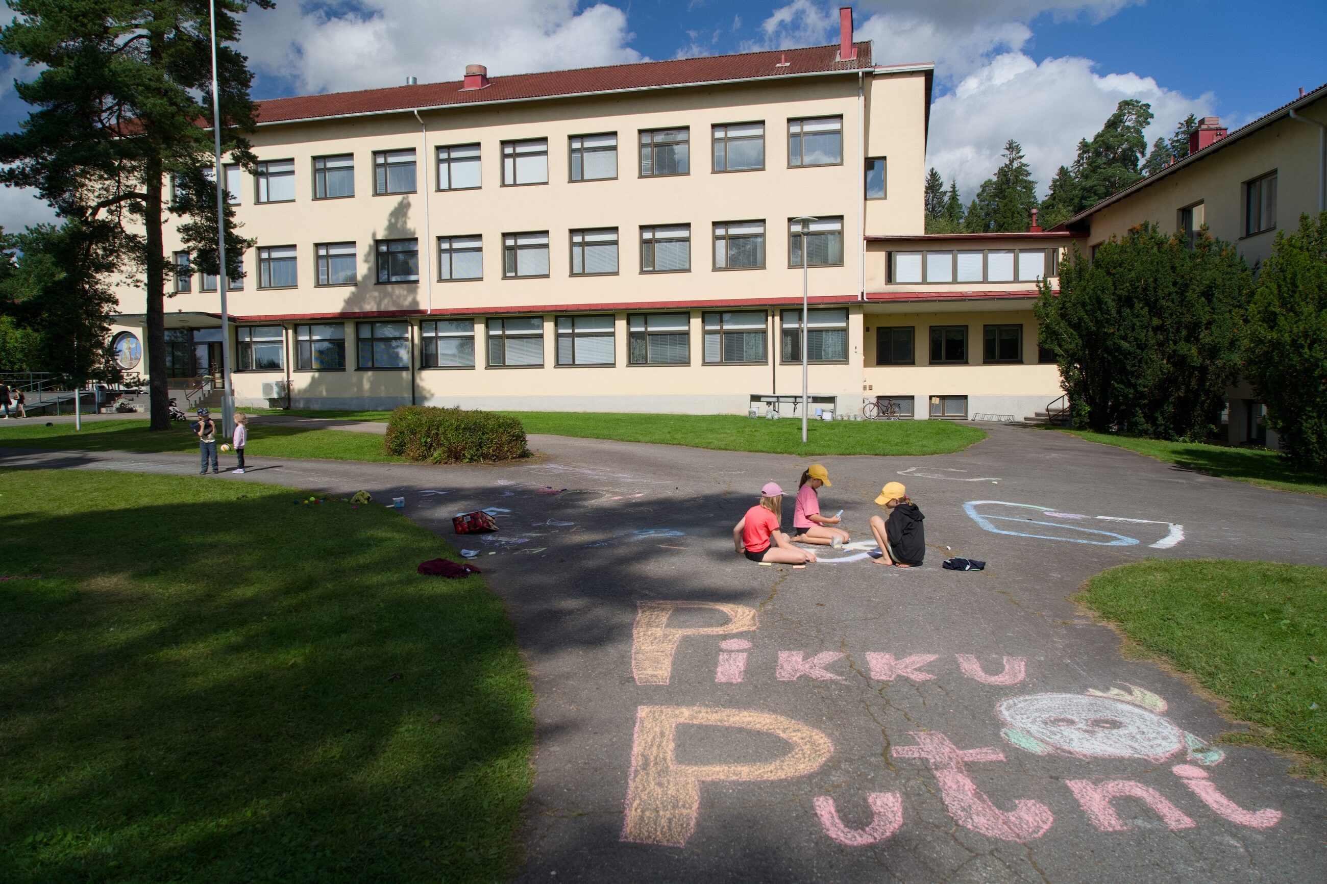 Kopā piedzīvojam, radām un atklājam – aizvadīta piektā Latvijas ģimeņu vasaras nometne Loimā