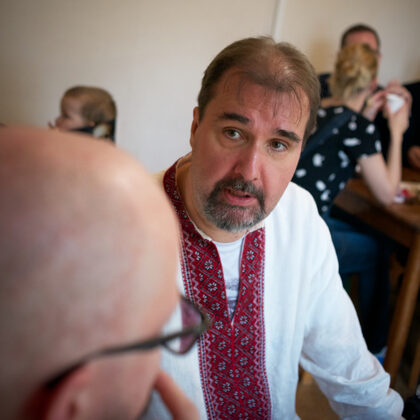 Biedrības "Laivas" vadītājs Henri pusdienu pauzē.