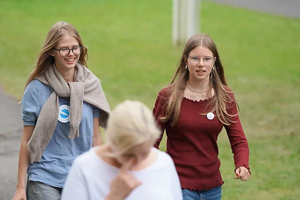 Nometnes dalībnieces. Foto: Jānis Ķirpītis.