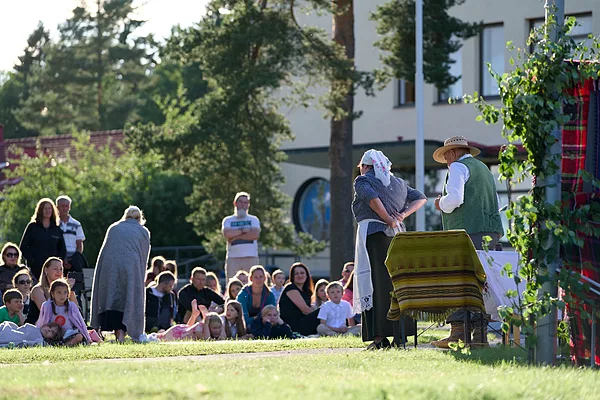 Druvas amatierteātra izrāde "Trīnes grēki". Foto: Jānis Ķirpītis.