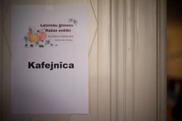 Kafejnīcā viss labi garšoja. Tika apēsti pieci kilogrami konfekšu.